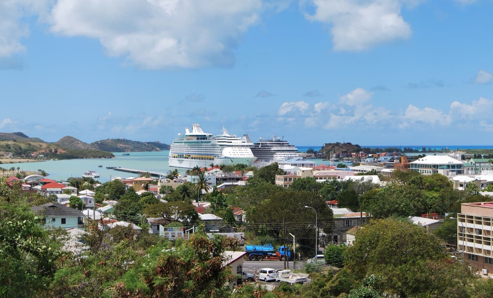 Saint John's, ibu kota Antigua and Barbuda
