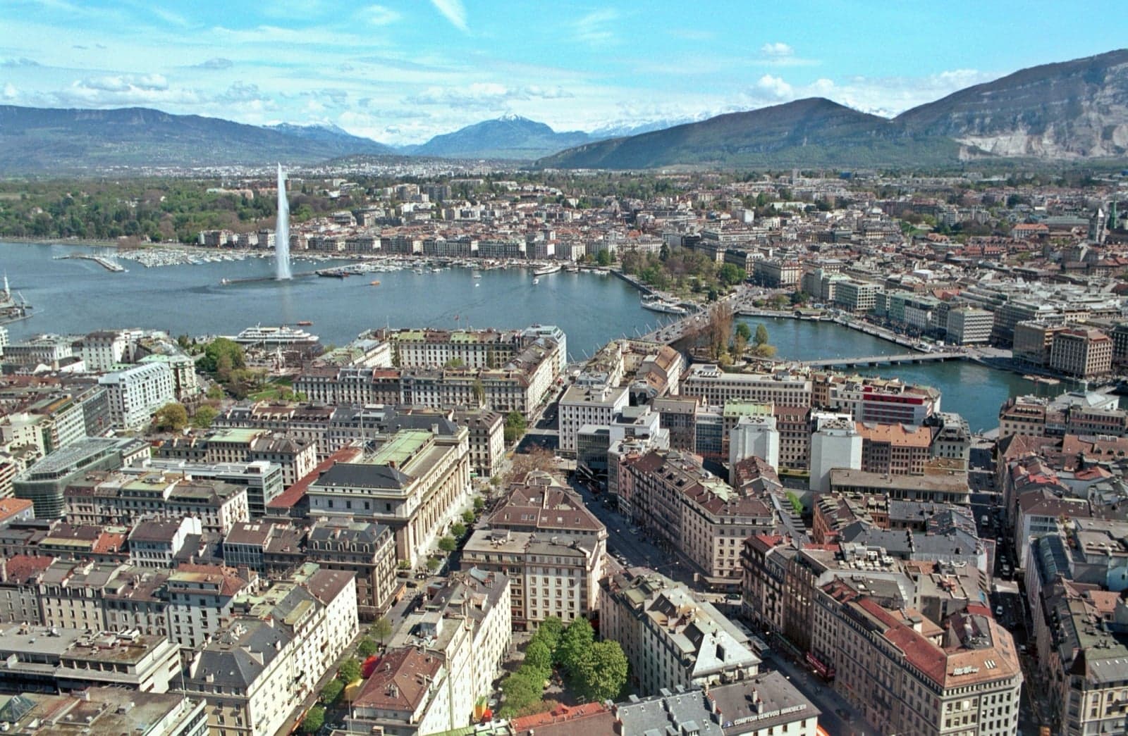Lake Geneva with the famous Jet d'Eau fountain
